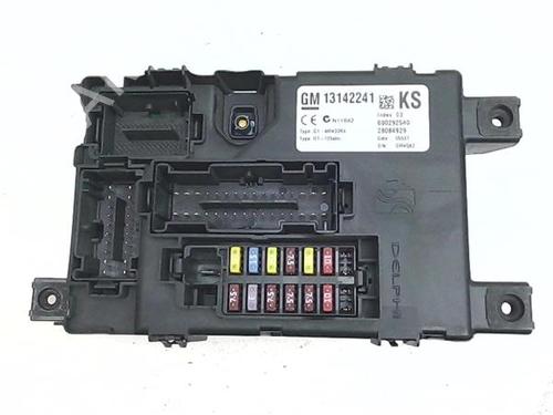Used Fuse box Fuse box 38358717 38358717