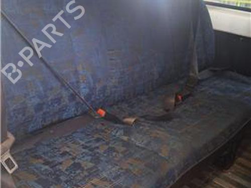 Asiento trasero (3ª fila) Asiento trasero (3ª fila) 38388912 38388912