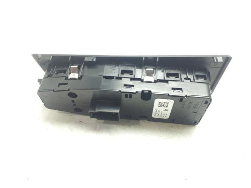 Left front window switch BMW 1 (F40) 118 d | BP38334736I27 - Image 2