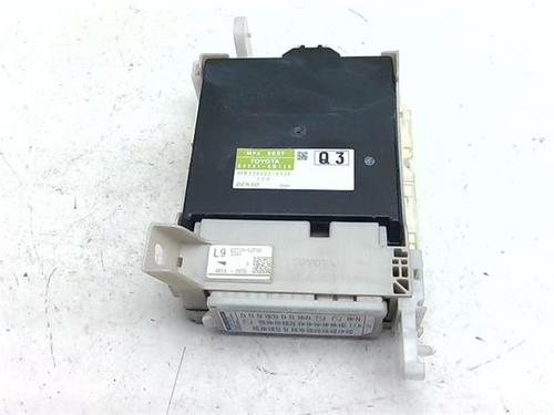 Used Fuse box Fuse box 38352740 38352740