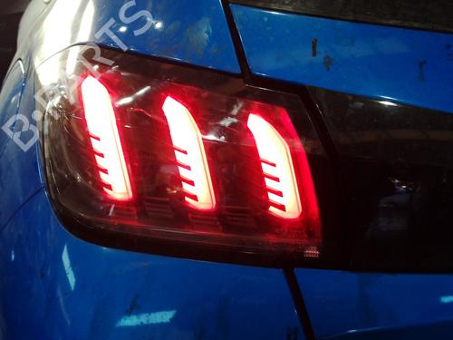 Used Left taillight Left taillight PEUGEOT 208 II (UB_, UP_, UW_, UJ_) 1.2 PureTech 100 (101 hp) 39684730 39684730