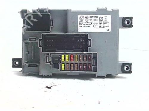 Used Fuse box Fuse box 38395086 38395086