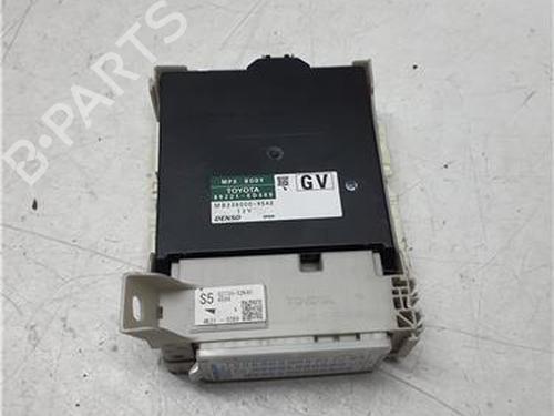 Used Fuse box Fuse box 38364193 38364193