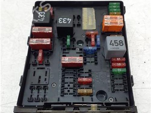 Used Fuse box Fuse box 38364831 38364831