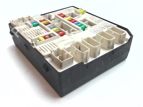 Fuse box RENAULT MEGANE IV Saloon 1.5 Blue dCi 95 (LVA2) | BP38390420E1 - Image 3