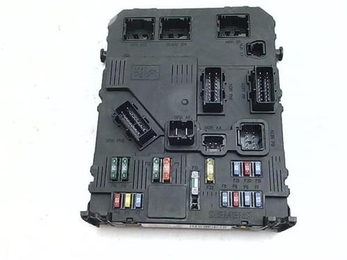 Used Fuse box Fuse box 38354408 38354408