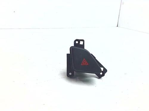 warning-switch-hyundai-i30-fd-2007-2008-2009-2010-2011-2012-38397831 main image