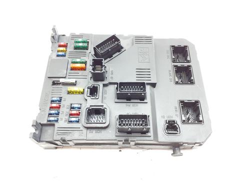 Used Fuse box Fuse box 38402718 38402718