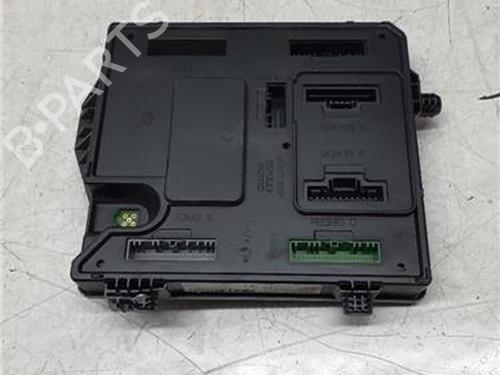 Used Fuse box Fuse box 38364864 38364864