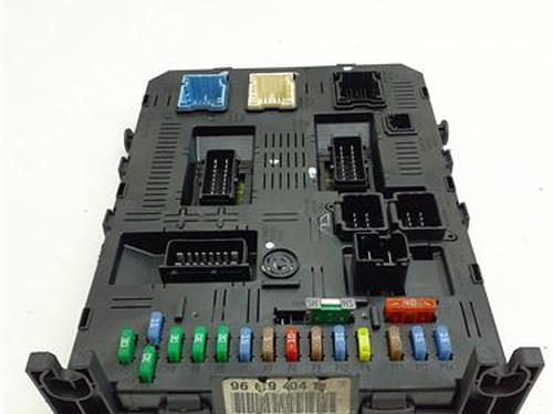 Used Fuse box Fuse box CITROËN C5 II Break (RE_) 1.6 HDi (RE9HZC, RE9HYB) (109 hp) 40087442 40087442