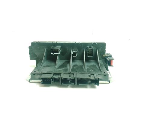 Used Fuse box Fuse box 38402055 38402055