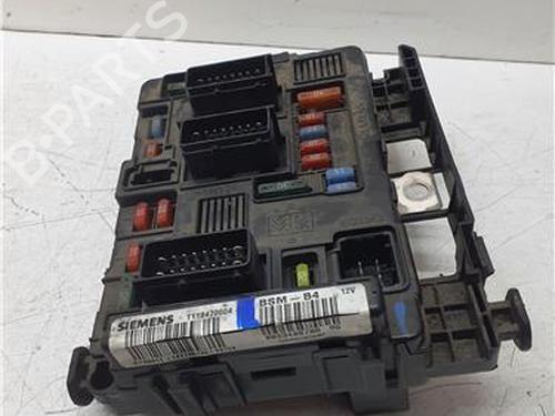 Used Fuse box Fuse box 39434713 39434713