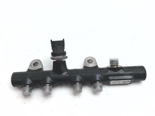 Used Injection rail Injection rail 38392004 38392004