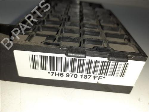 Fuse box VW TRANSPORTER T5 Van (7HA, 7HH, 7EA, 7EH) 1.9 TDI | BP38357329E1 - Image 4