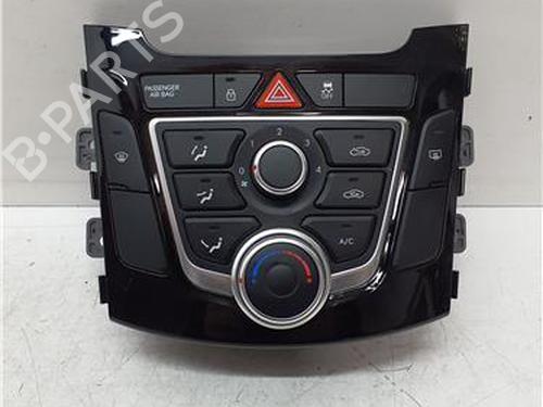 climate-control-hyundai-i30-estate-gd-2012-38365119 main image