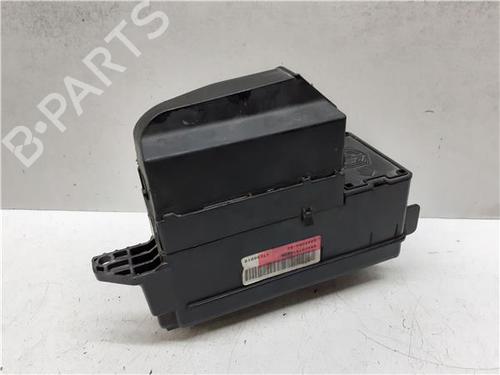 Used Fuse box Fuse box 38360440 38360440