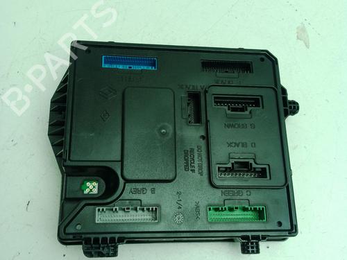 fuse-box-renault-megane-iii-hatchback-bz01_-b3_-2008-38400094 main image