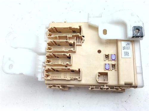 Used Fuse box Fuse box 38387467 38387467