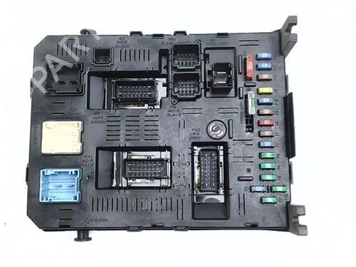 Used Fuse box Fuse box CITROËN C4 I (LC_) 1.4 16V (88 hp) 39434811 39434811