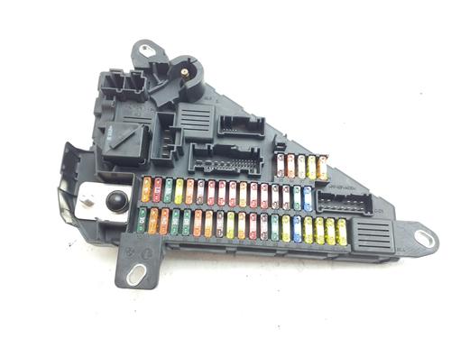 Used Fuse box Fuse box 38364618 38364618