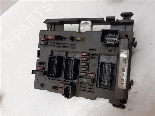 Used Fuse box Fuse box 38363658 38363658