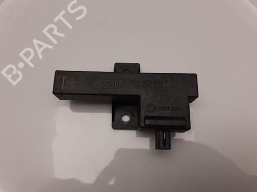 Used Engine control unit (ECU) Engine control unit (ECU) AUDI A5 Convertible (8F7) RS5 quattro (450 hp) 40344383 40344383