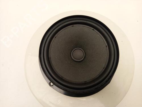 speaker-vw-t-roc-a11-d11-2017-40520683 main image