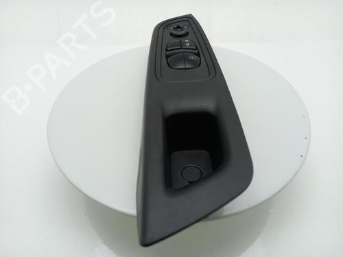 switch-nissan-micra-v-k14-2016-40312993 main image
