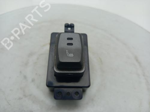 switch-ssangyong-rexton-y400-y450-2017-40333995 main image