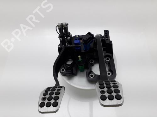 Used Pedal Pedal ASTON MARTIN VANTAGE Volante 4.7 V8 (426 hp) 40341642 40341642