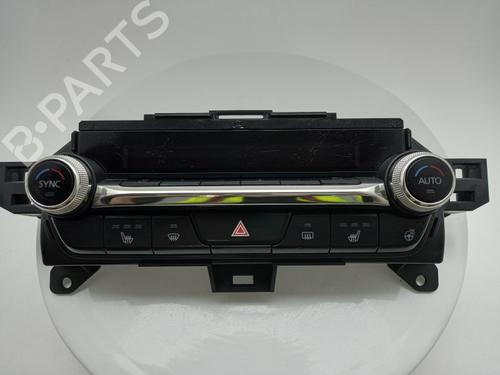 climate-control-mazda-cx-30-dm-2019-40320039 main image