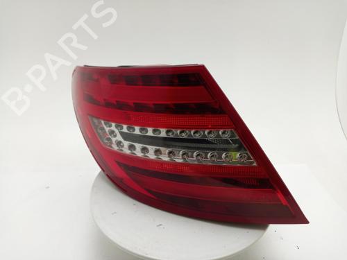 Used Left taillight Left taillight MERCEDES-BENZ C-CLASS (W204) C 220 CDI (204.002) (170 hp) 40520610 40520610