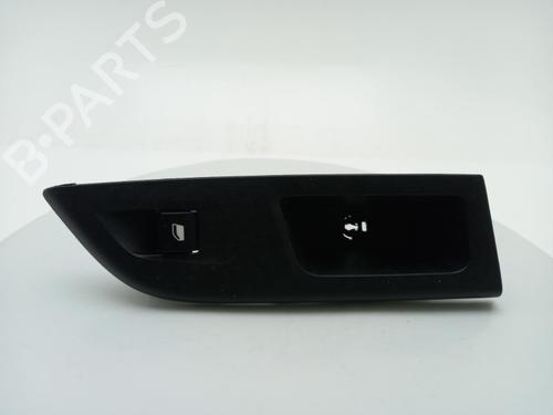 switch-vauxhall-corsa-mk-v-f-2019-40323242 main image