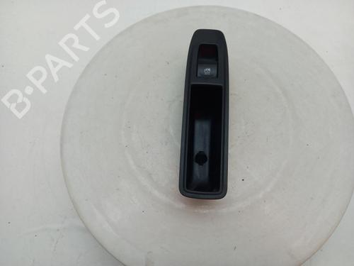 switch-renault-clio-v-b7_-2019-40299952 main image