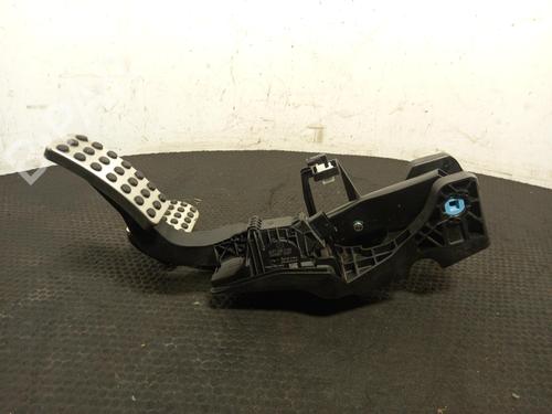 Used Pedal Pedal MERCEDES-BENZ A-CLASS (W177) A 200 (177.087) (163 hp) 40331489 40331489