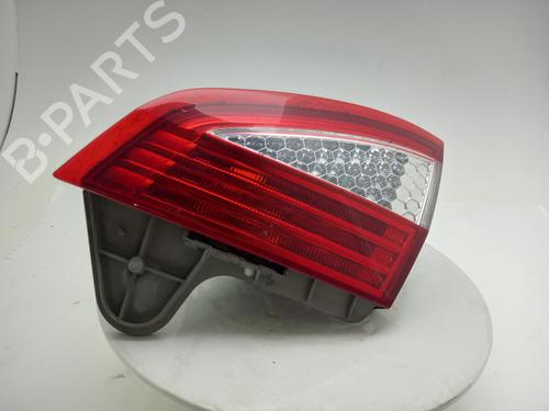 right-taillight-ford-mondeo-iv-ba7-2007-2008-2009-2010-2011-2012-2013-2014-2015-40321133 main image
