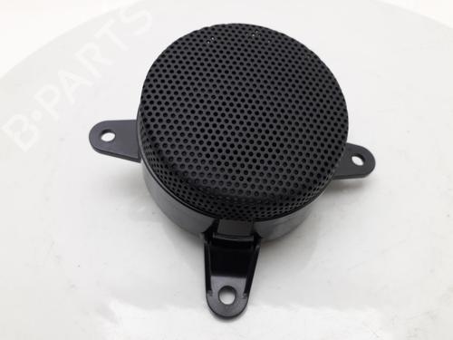 speaker-aston-martin-db11-vantage-2016-40341850 main image