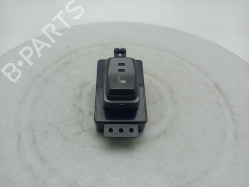 switch-ssangyong-rexton-y400-y450-2017-40333994 main image