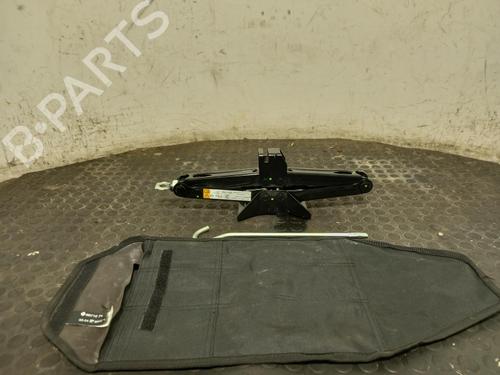 jack-kit-renault-austral-2022-40302225 main image