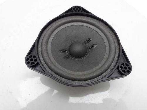 speaker-aston-martin-db11-vantage-2016-40341849 main image