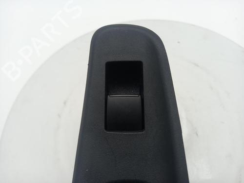 Used Switch Switch TOYOTA YARIS (_P21_, _PA1_, _PH1_) 1.5 Hybrid (MXPH10, MXPH11) (116 hp) 40328890 40328890