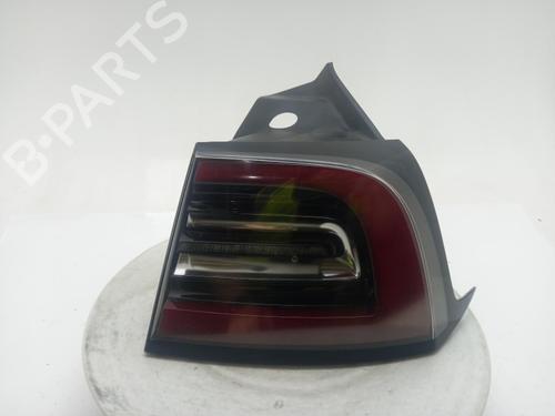 Used Right taillight Right taillight TESLA MODEL 3 (5YJ3) EV (306 hp) 40304330 40304330