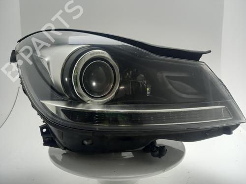 Used Right headlight Right headlight MERCEDES-BENZ C-CLASS (W204) C 180 CGI (204.049) (156 hp) 40331083 40331083