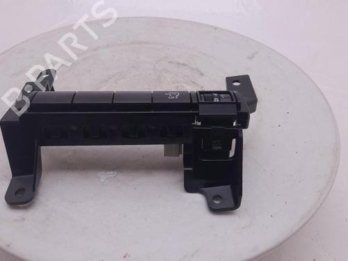 switch-nissan-juke-f16_-2019-40302866 main image