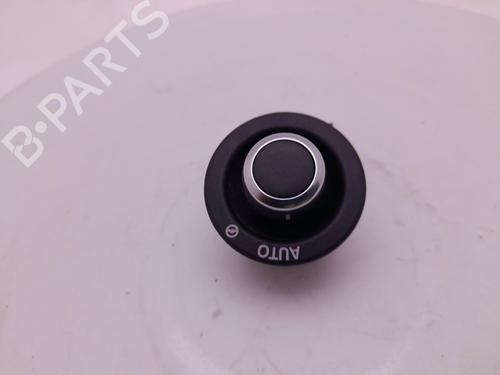 switch-land-rover-range-rover-velar-l560-2017-40315195 main image