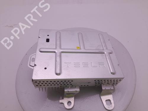Used Engine control unit (ECU) Engine control unit (ECU) TESLA MODEL Y (5YJY) Long Range All-wheel Drive (514 hp) 40324000 40324000
