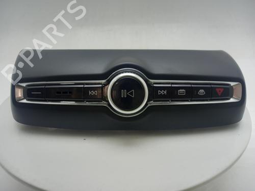 switch-volvo-xc40-536-2017-40305858 main image