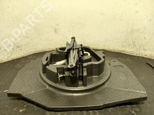 jack-kit-land-rover-range-rover-velar-l560-2017-40303508 main image