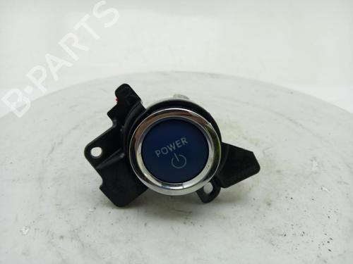 switch-toyota-c-hr-_x1_-2016-40309504 main image