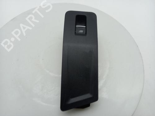 switch-vw-t-roc-a11-d11-2017-40520678 main image